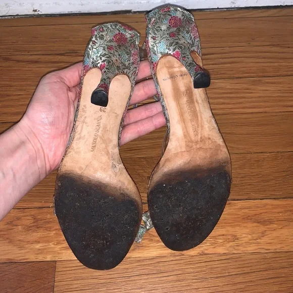 Manolo Blahnik Brocade Floral Heels, 39 or 8.5 - Picture 7 of 13